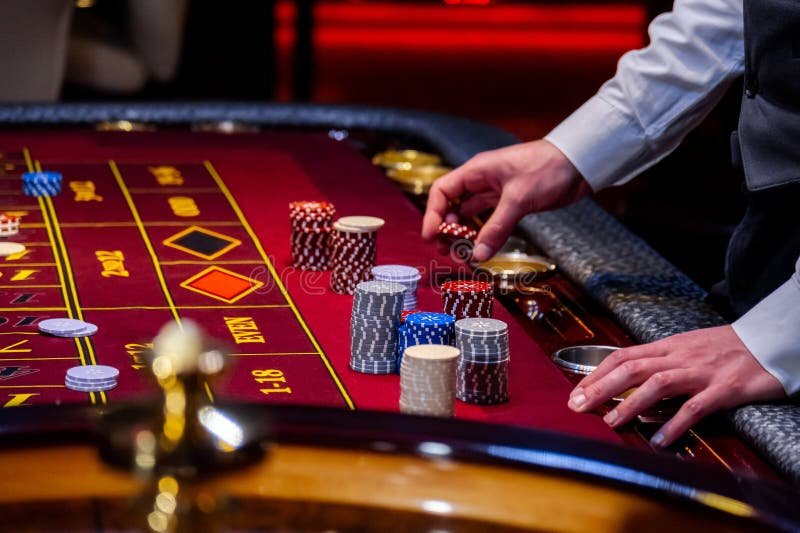 Màn hình slot online và game bắn cá kubet3933